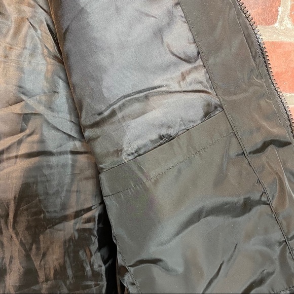 MADDEN GIRL Black Puffer Vest - Picture 6 of 7